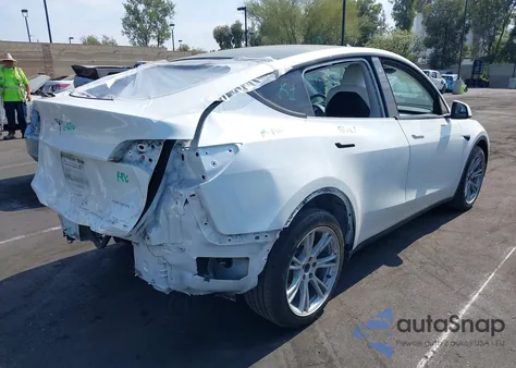 2022 Tesla Model Y Long Range Dual Motor All-Wheel Drive z USA, uszkodzony, nr VIN 7SAYGDEE6NF345975